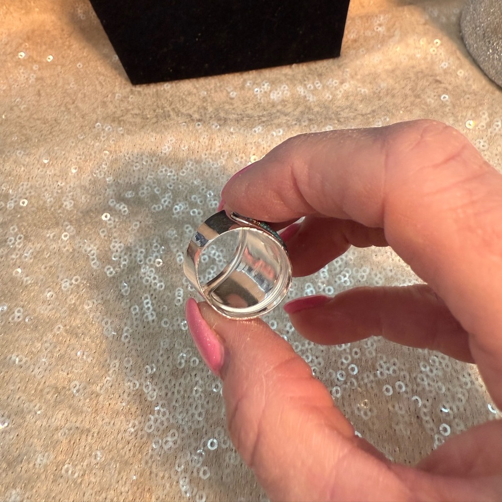 Sterling Silver Blue Crystal Dome Ring - Picture 4 of 9